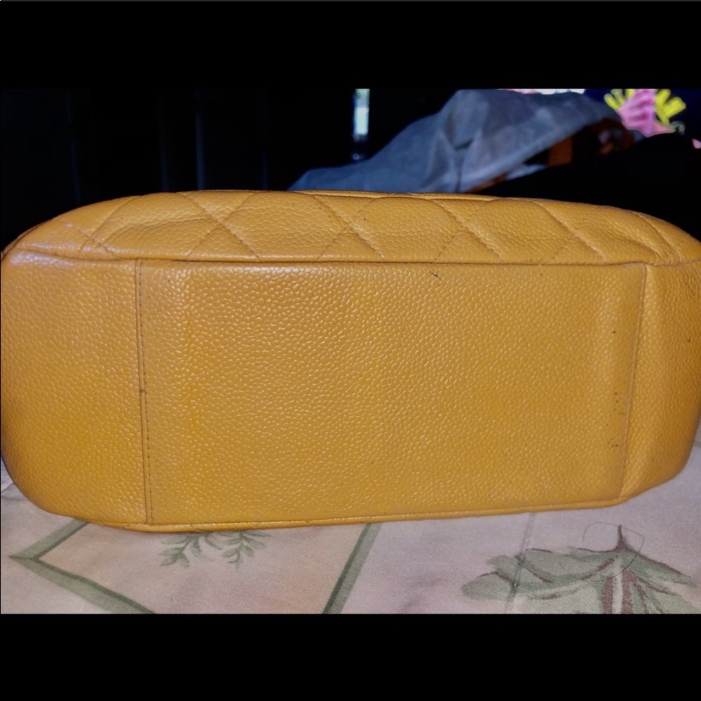 Tan beige Classic Chanel Timeless shoulder bag - Picture 5 of 16